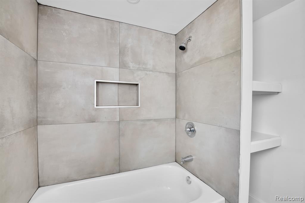 824 PHILIP Street, Detroit, MI 48215 — Photo 14