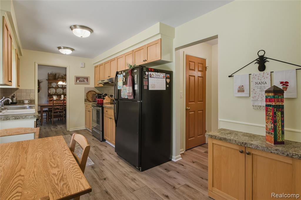 9466 Marilyn Avenue, Plymouth, MI 48170 — Photo 20