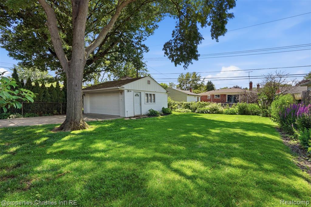 9001 Perrin Street, Livonia, MI 48150 — Photo 25