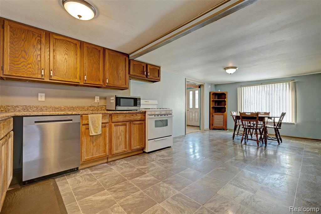 1717 S Sashabaw Road, Ortonville, MI 48462 — Photo 14