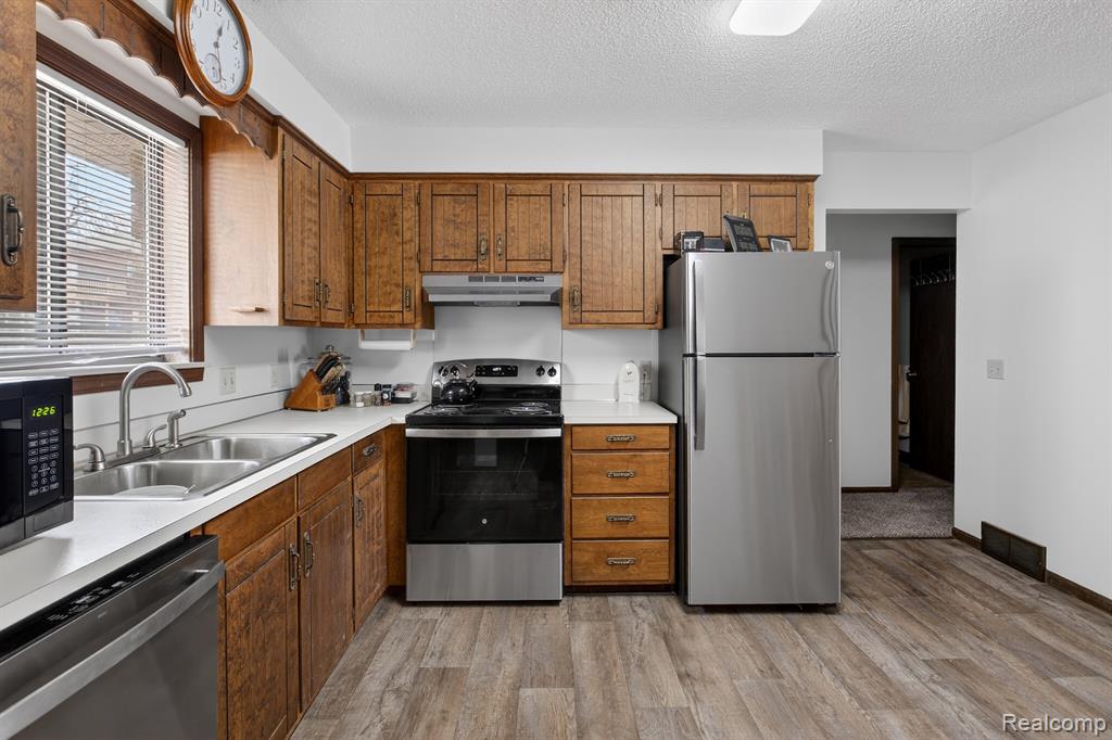 225 Charles Street, St. Charles, MI 48655 — Photo 8
