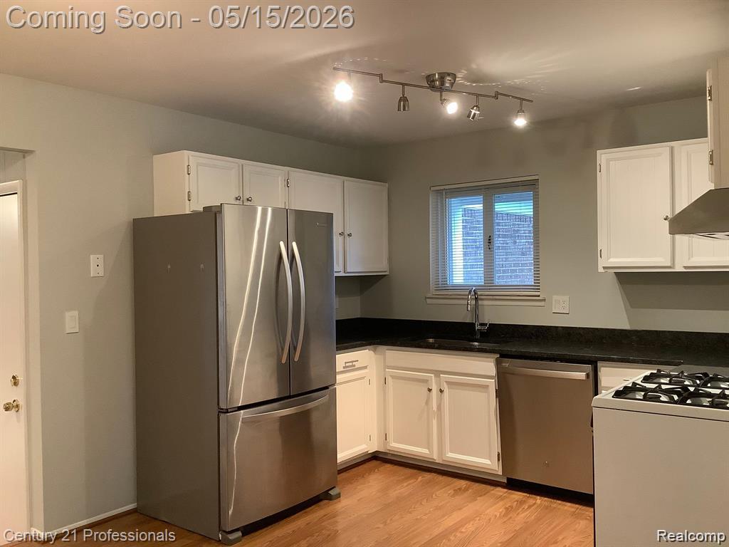 1646 Heritage Drive, Canton, MI 48188 — Photo 6