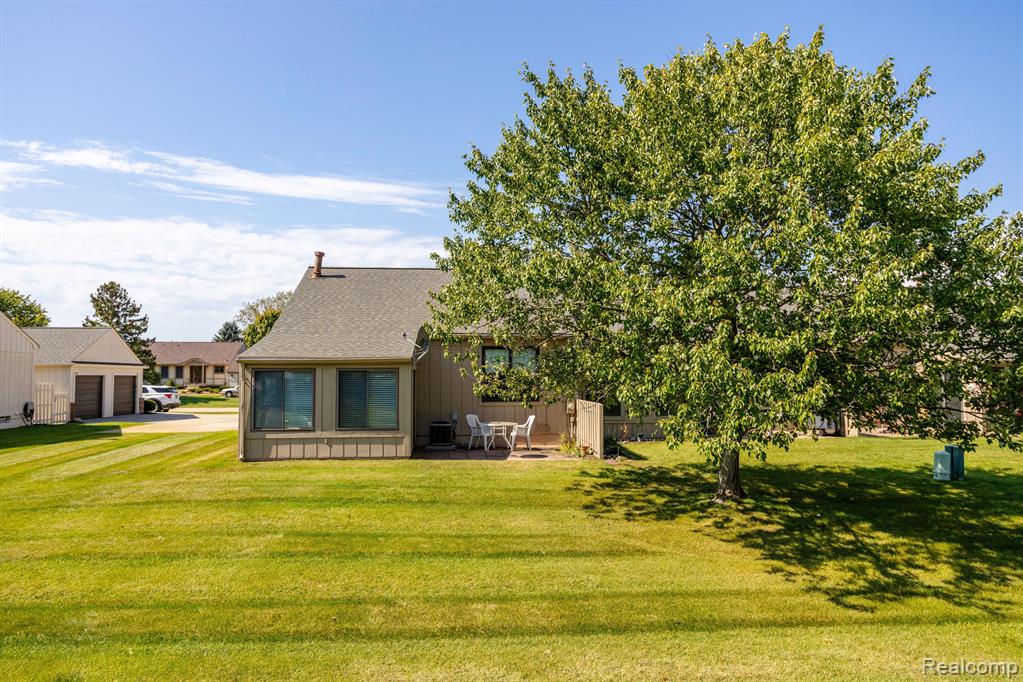 9871 Cambridge Court, South Lyon, MI 48178 — Photo 35