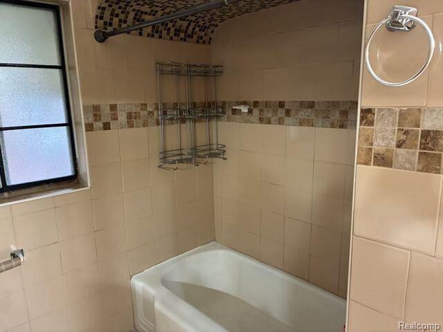 6766 Parkway Circle, Dearborn Heights, MI 48127 — Photo 15