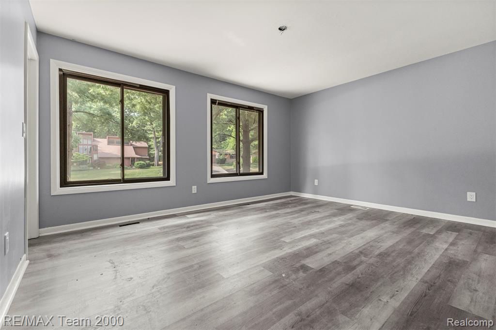 5445 Pine View Drive, Ypsilanti, MI 48197 — Photo 16