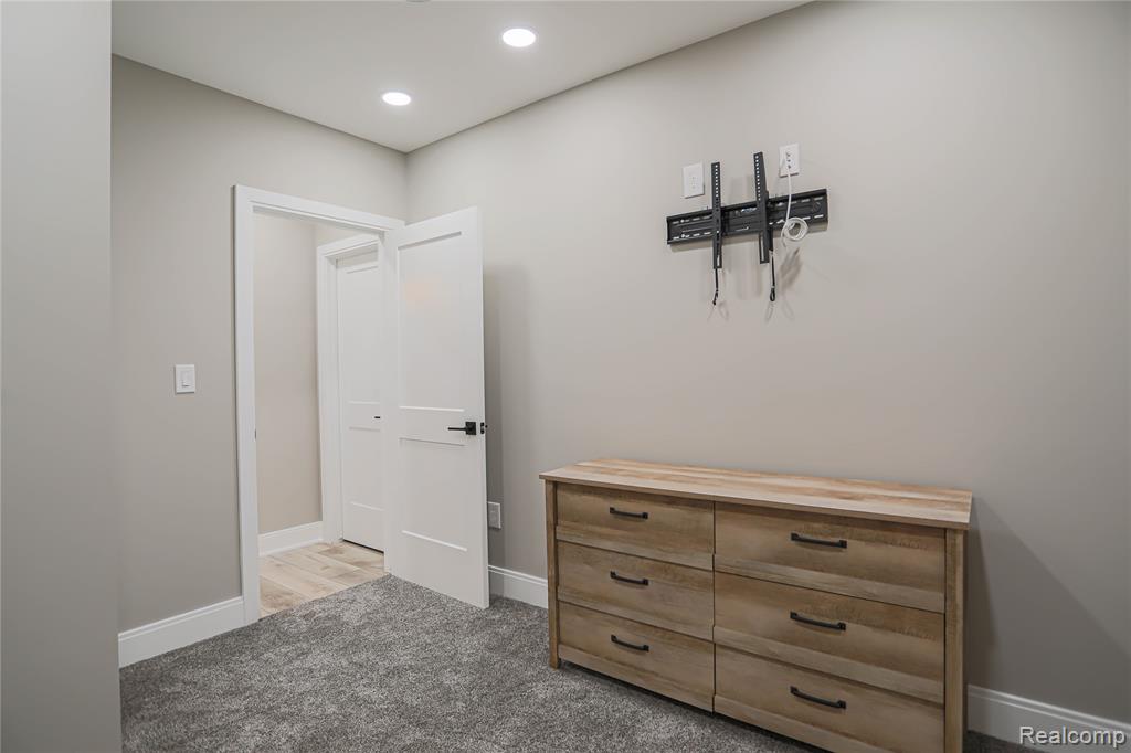 55761 Timbers Edge Drive, Shelby Twp, MI 48316 — Photo 46