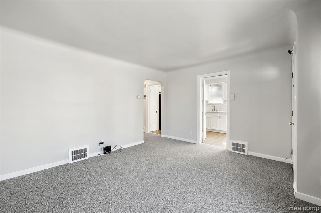21406 MITCHELLDALE Avenue, Ferndale, MI 48220 — Photo 5