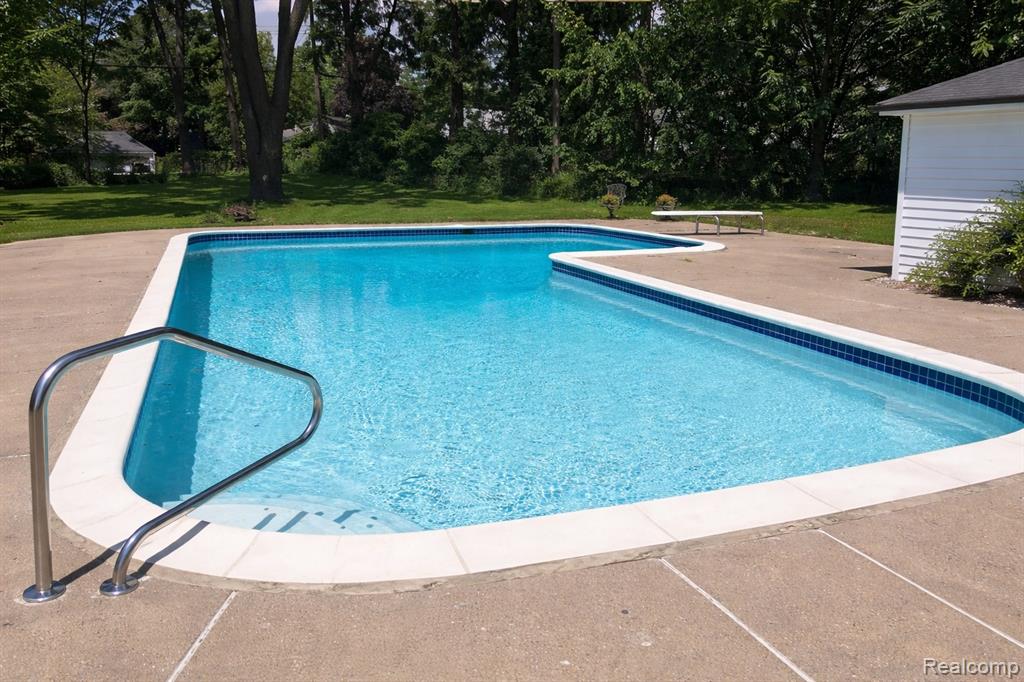549 Grixdale Lane, Waterford, MI 48328 — Photo 55