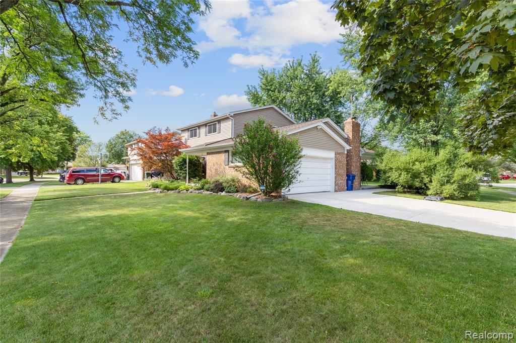 7406 Sussex Drive, Canton, MI 48187 — Photo 32