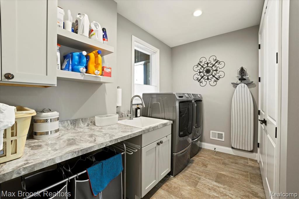 8184 Woodland Shore Drive, Brighton, MI 48114 — Photo 20