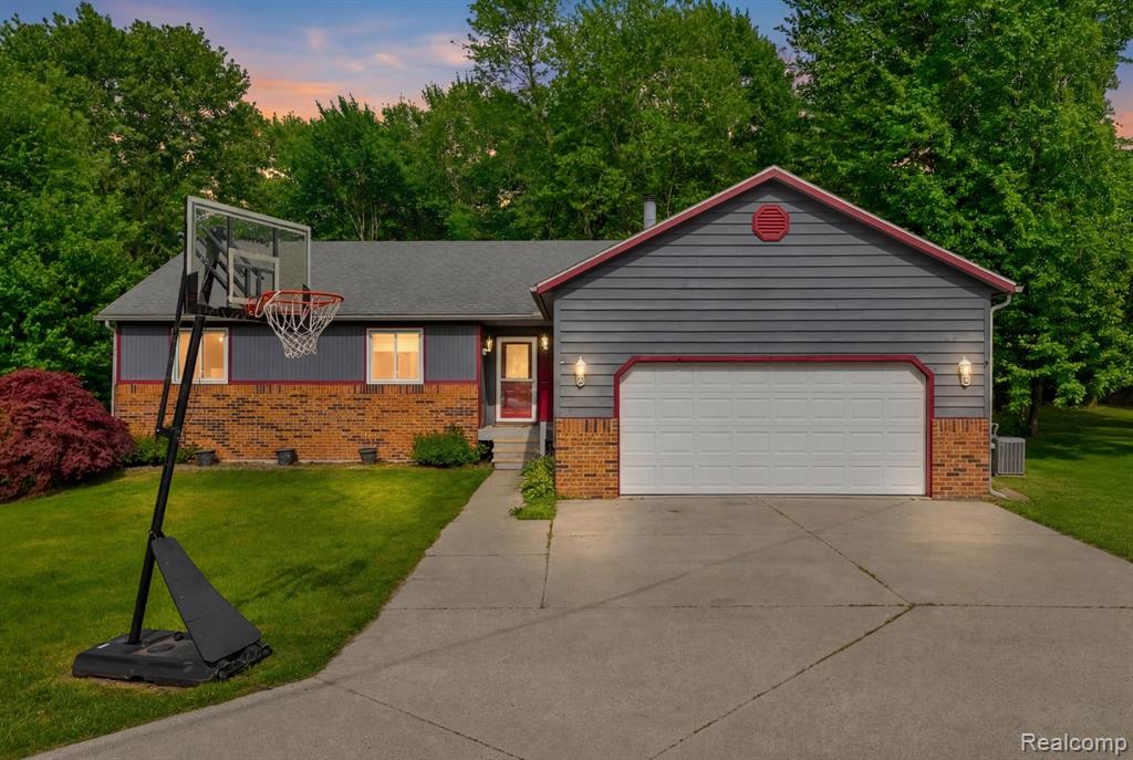 3176 Yorkshire Drive, Port Huron, MI 48060