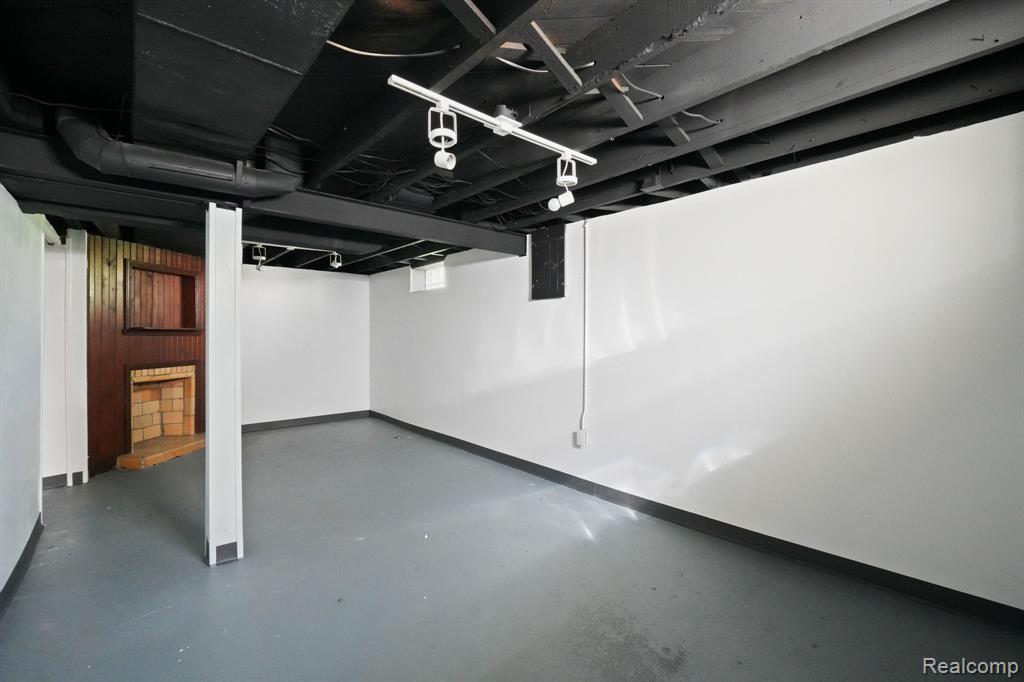 9976 Warwick Street, Detroit, MI 48228 — Photo 30