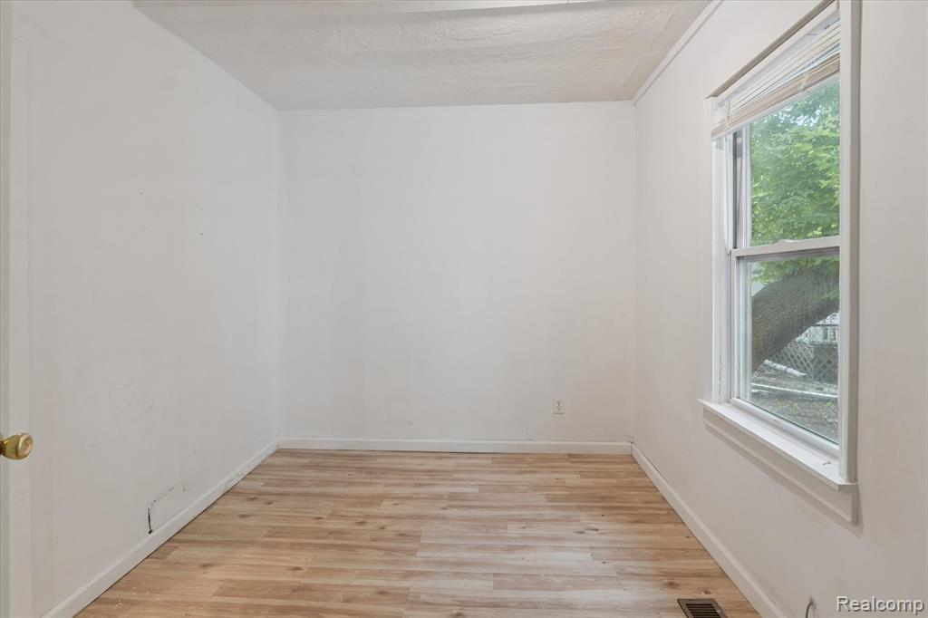 7028 PACKARD Avenue, Warren, MI 48091 — Photo 14
