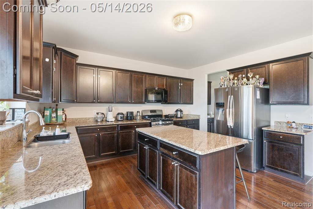 27492 Belgrave Place, Novi, MI — Photo 12