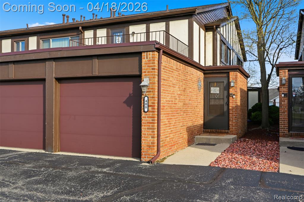 408 Country Club Drive, Saint Clair Shores, MI 48082 — front exterior