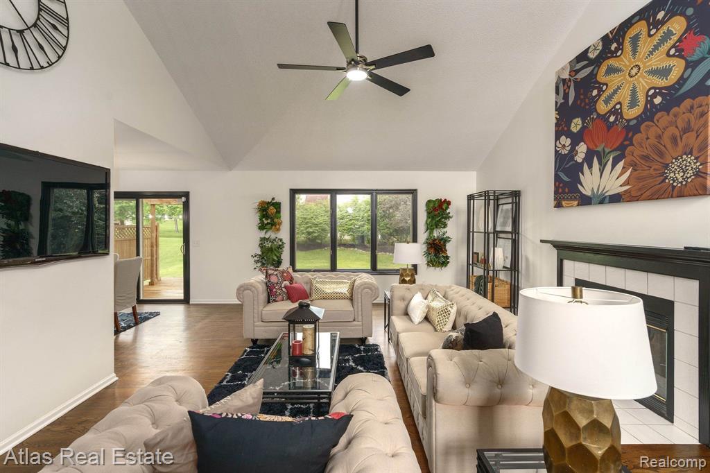 344 WOODLAND Drive, Saline, MI 48176 — Photo 11