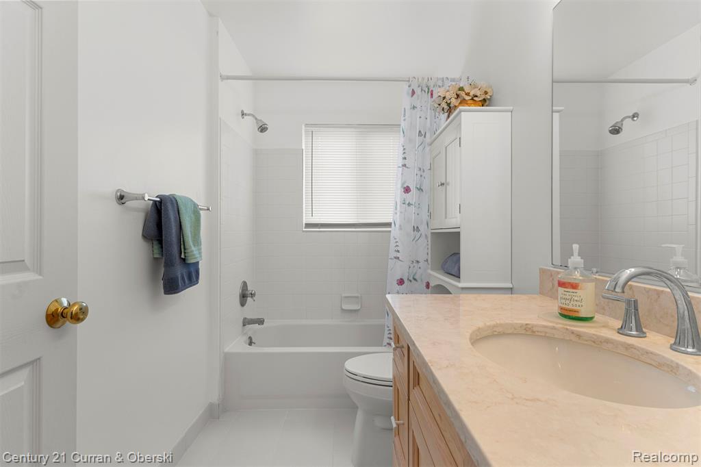 10037 Allen Pointe Drive, Allen Park, MI 48101 — Photo 17
