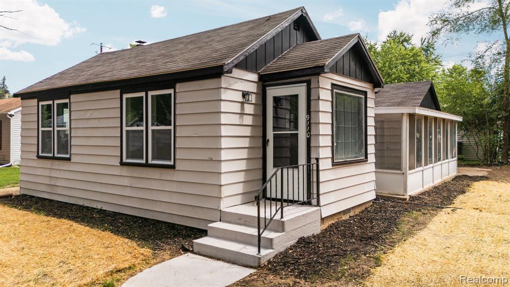 9110 Jay Street, Whitmore Lake, MI 48189 — Photo 2
