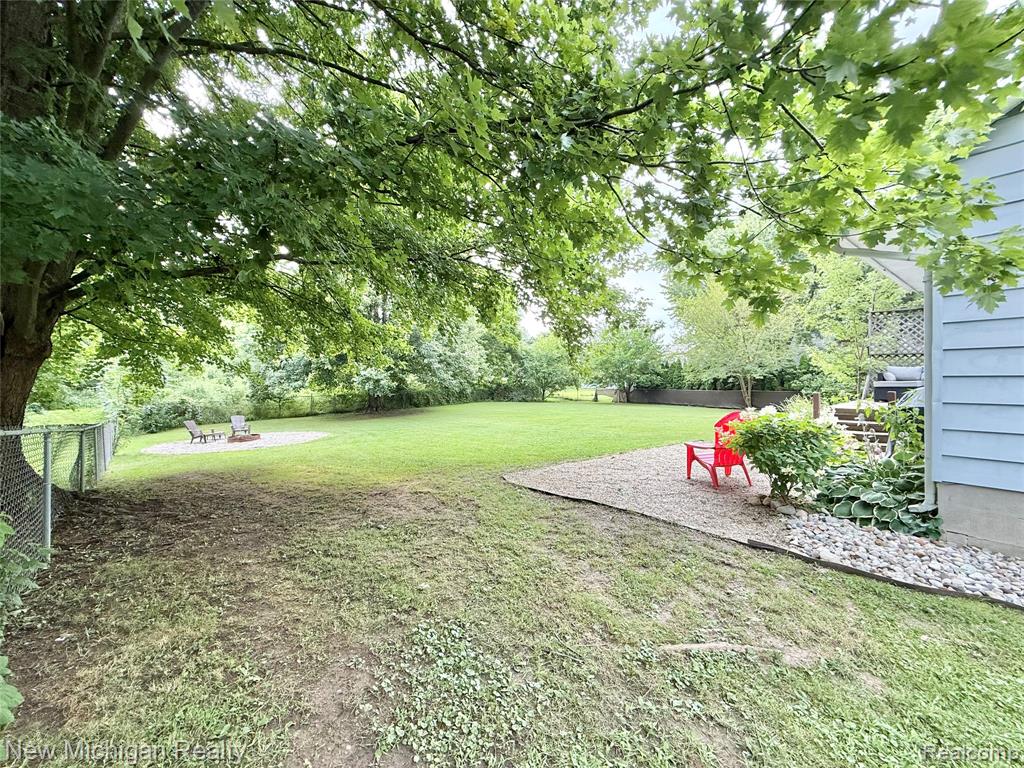 5534 Continental Road, Grand Blanc, MI 48439 — Photo 4