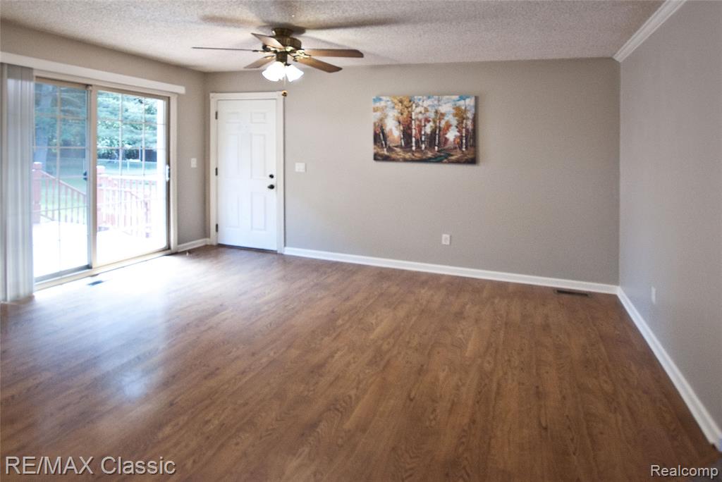 5280 Weston Court, Commerce Twp, MI 48382 — Photo 10