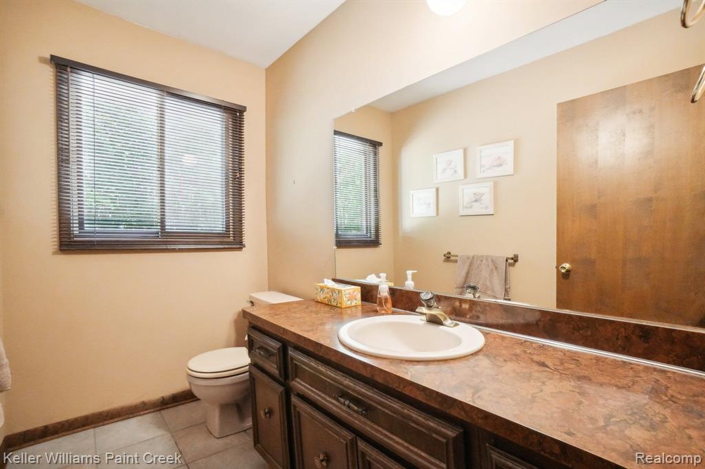47955 BEN FRANKLIN Drive, Shelby Twp, MI 48315 — Photo 22