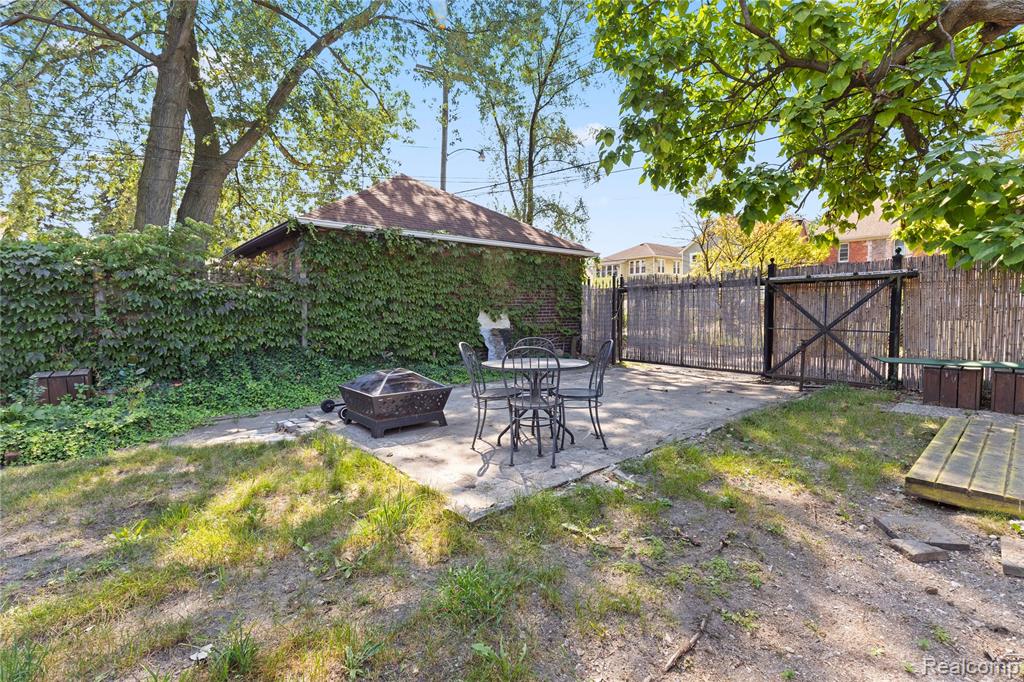 585 W Grand Boulevard, Detroit, MI 48216 — Photo 38