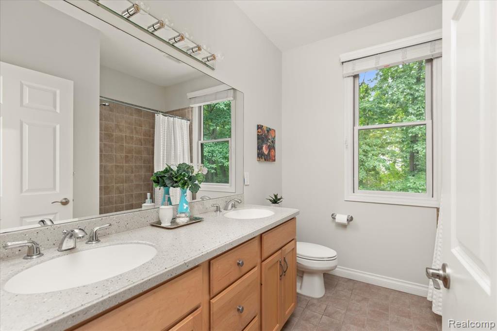 15301 Oak Hollow Drive, Holly, MI 48442 — Photo 34