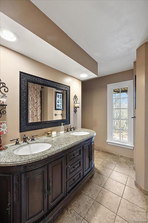 628 BENNINGTON Drive, Bloomfield Hills, MI 48304 — Photo 38