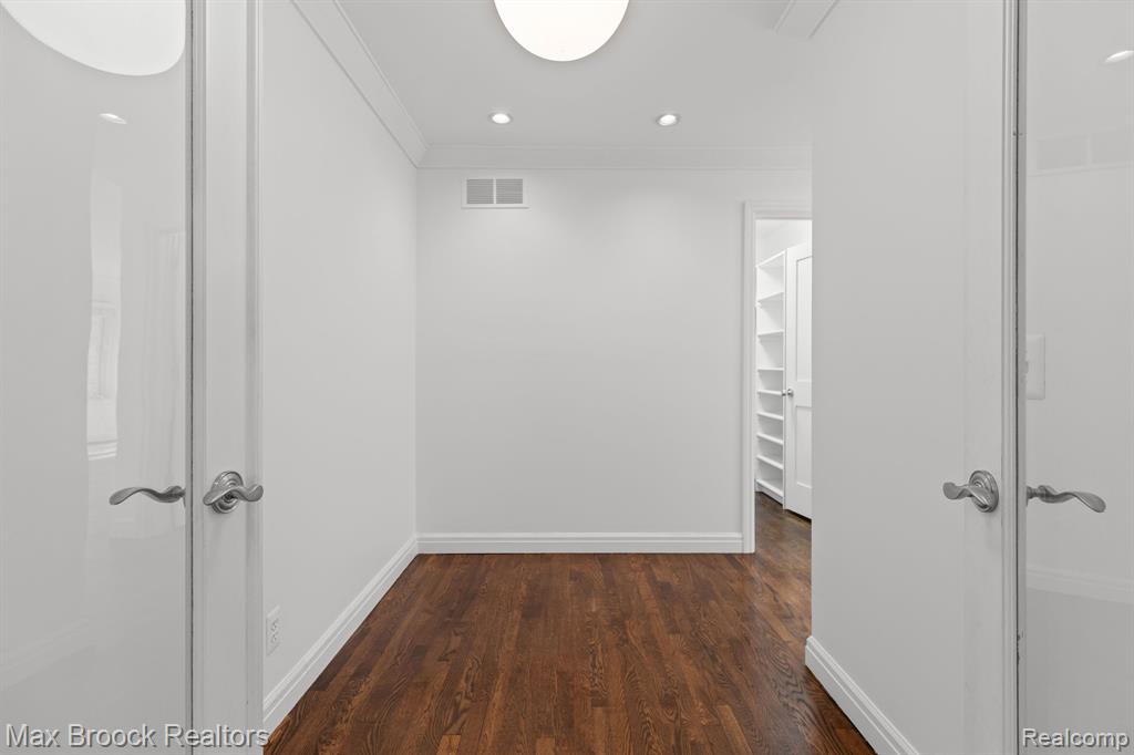 565 WESTBOURNE Drive, Bloomfield Hills, MI 48301 — Photo 10