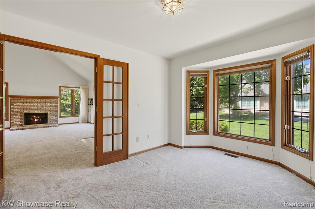 54519 Cambridge Drive, Shelby Twp, MI 48315 — Photo 12