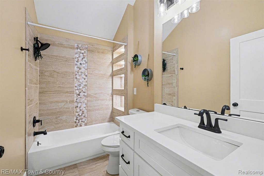 1282 N Van Vleet Road, Flushing, MI 48433 — Photo 18