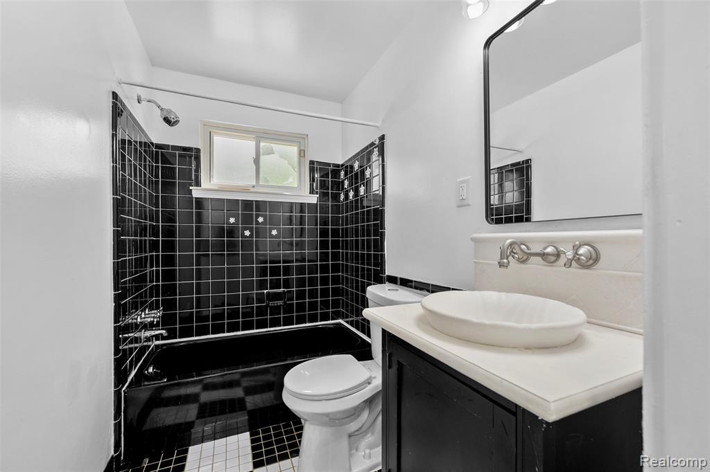 26027 Ross Street, Inkster, MI 48141 — Photo 18