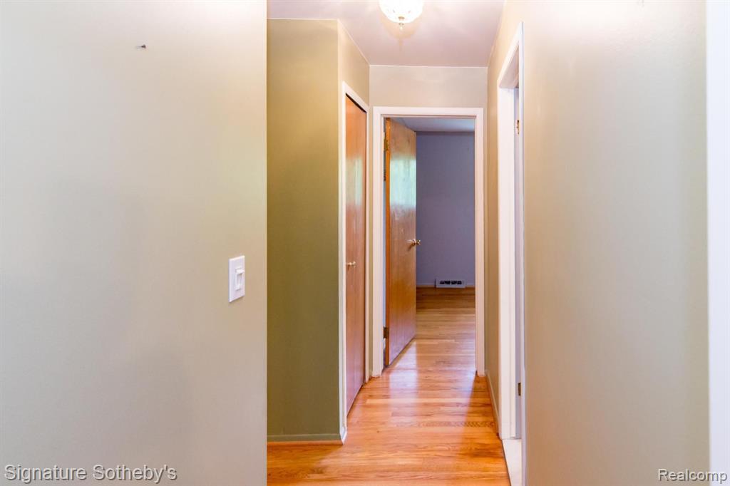 6279 WALKER Court, Troy, MI 48085 — Photo 23