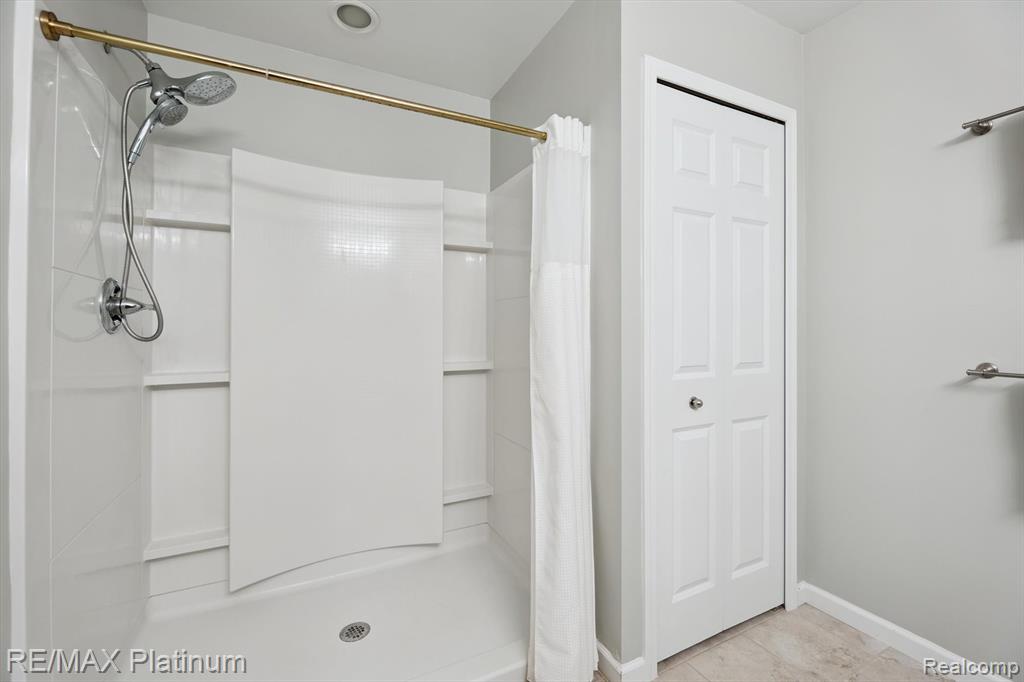 8682 Magnolia Way, Dexter, MI 48130 — Photo 38
