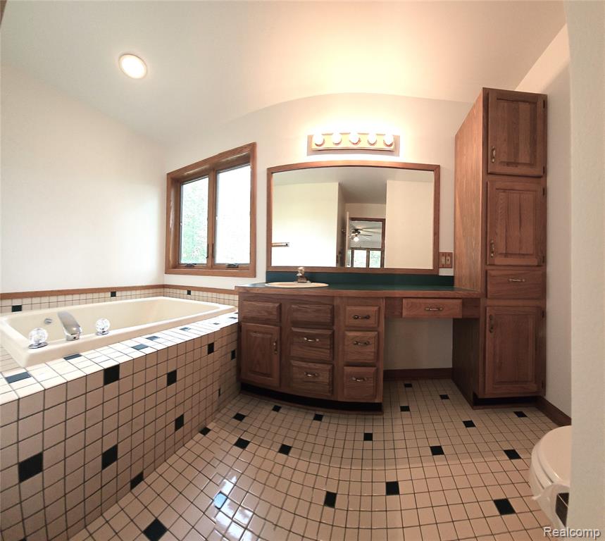 448 Fairwood Road, Pinckney, MI 48169 — Photo 22
