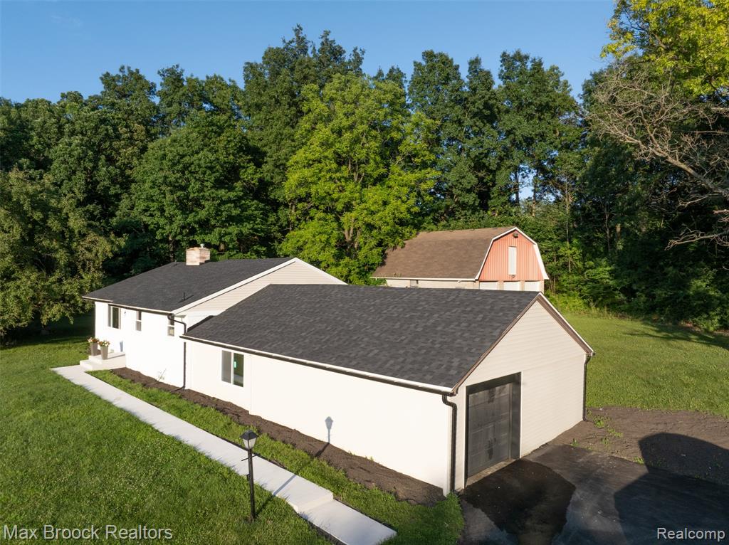 5561 Delmas Road, Clarkston, MI 48348 — Photo 56