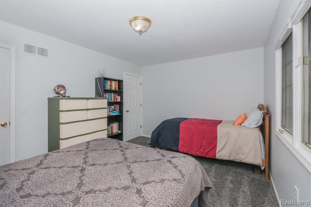 46009 WINDRIDGE Lane, Canton, MI 48188 — Photo 38