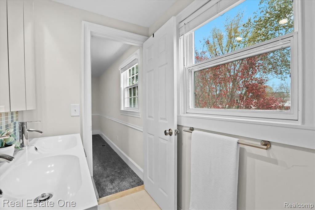 5611 Priory Lane, Bloomfield Hills, MI 48301 — Photo 28