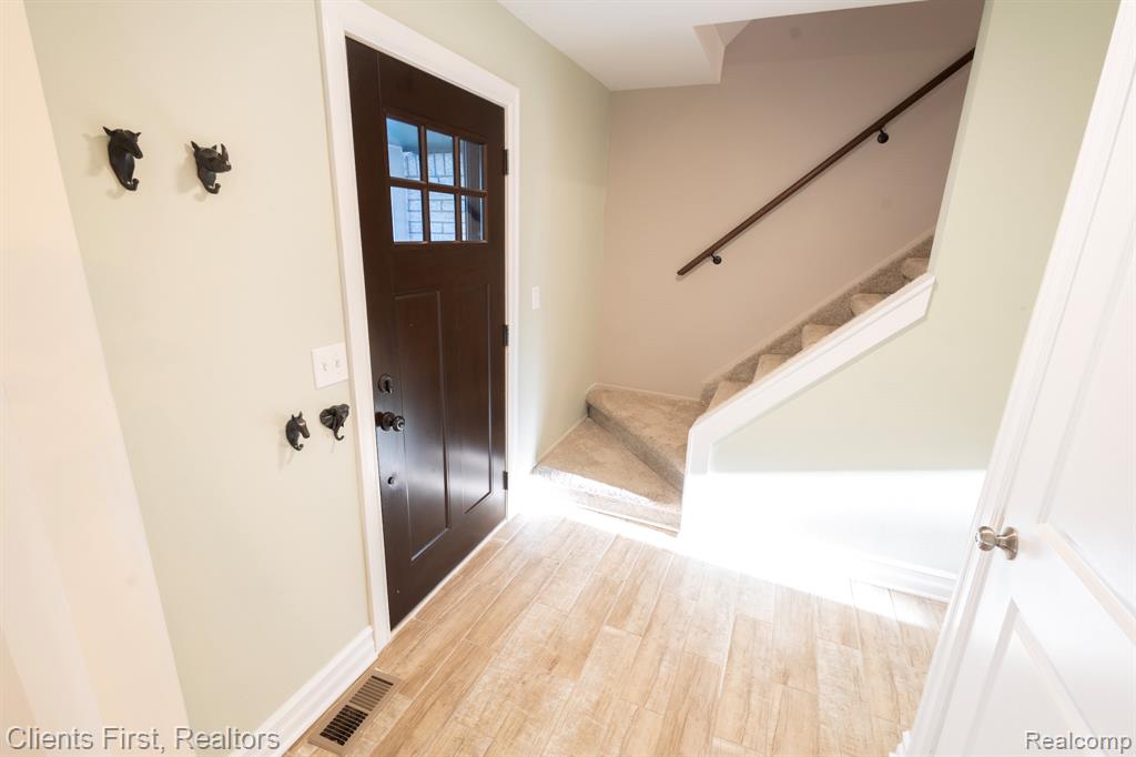584 Worthington Road, Canton, MI 48188 — Photo 23