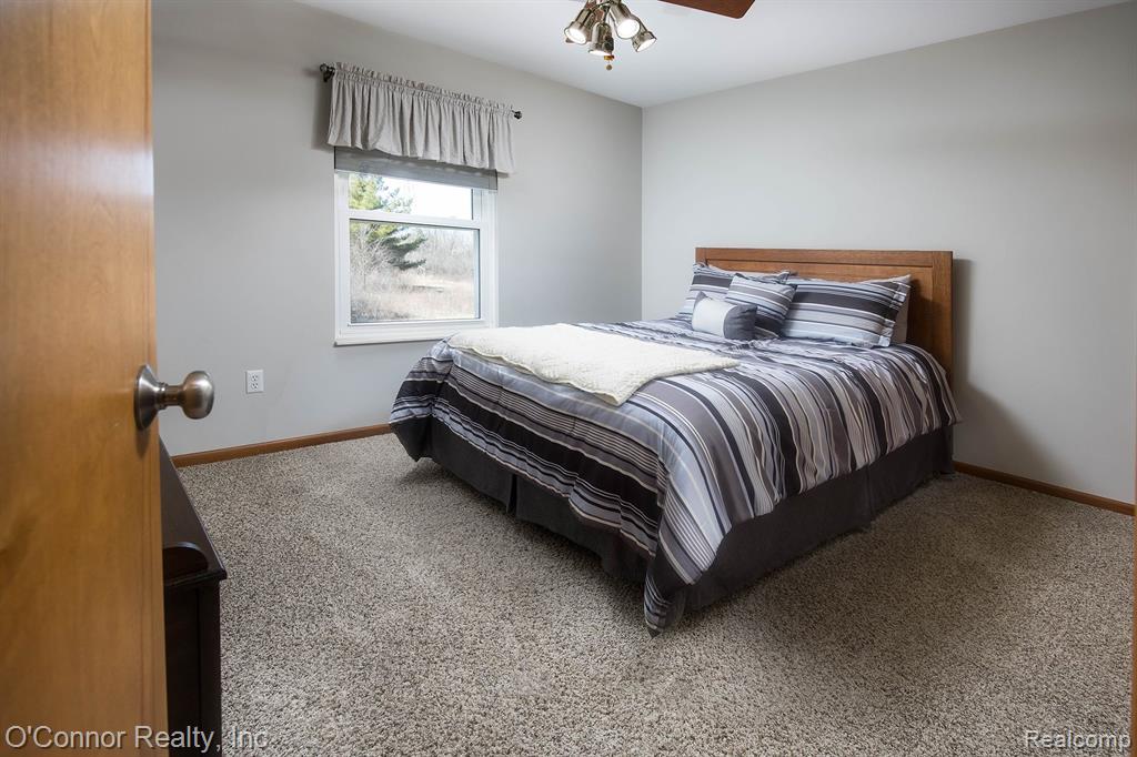 748 ALEXANDRIA Street, Marysville, MI 48040 — Photo 19
