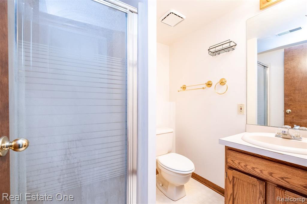 7053 Pershing, Waterford, MI 48327 — Photo 29