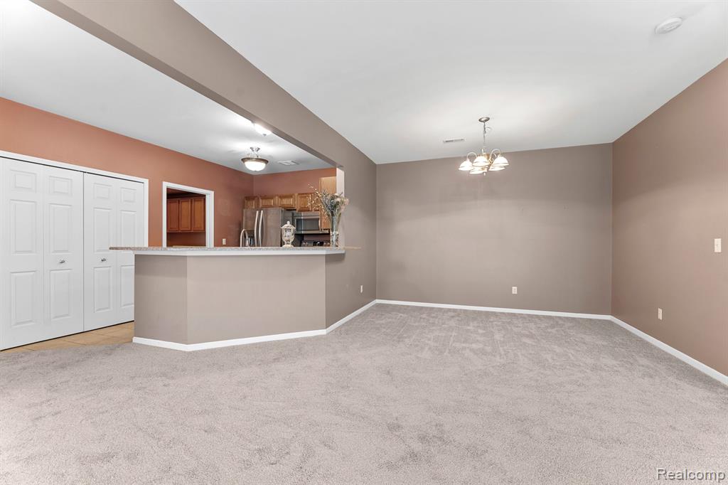 541 MULBERRY Street, Wyandotte, MI 48192 — Photo 8