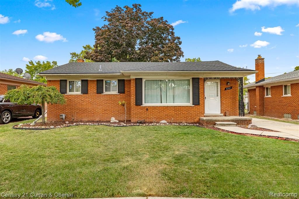 6701 ROSEMARY Street, Dearborn Heights, MI 48127 — Photo 28