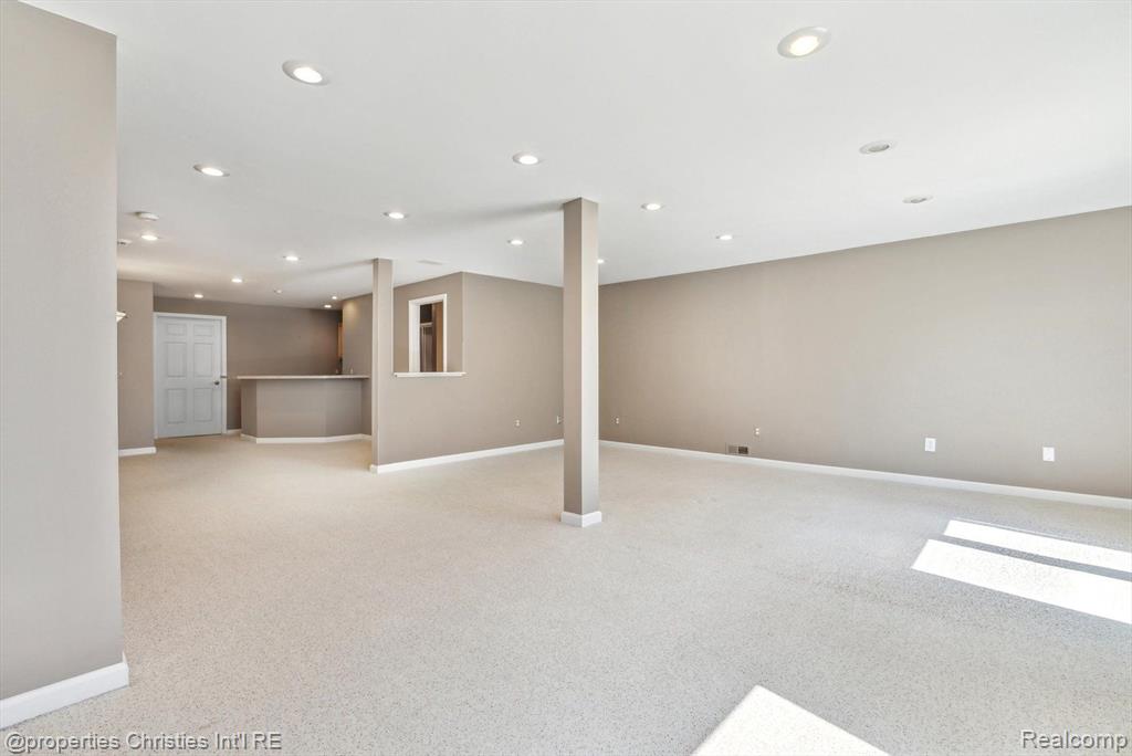 40611 PAISLEY Circle, Novi, MI 48377 — Photo 45