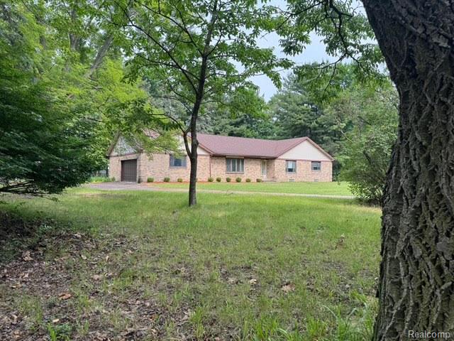 40250 Pinetree Drive, Plymouth, MI 48170 — Photo 39
