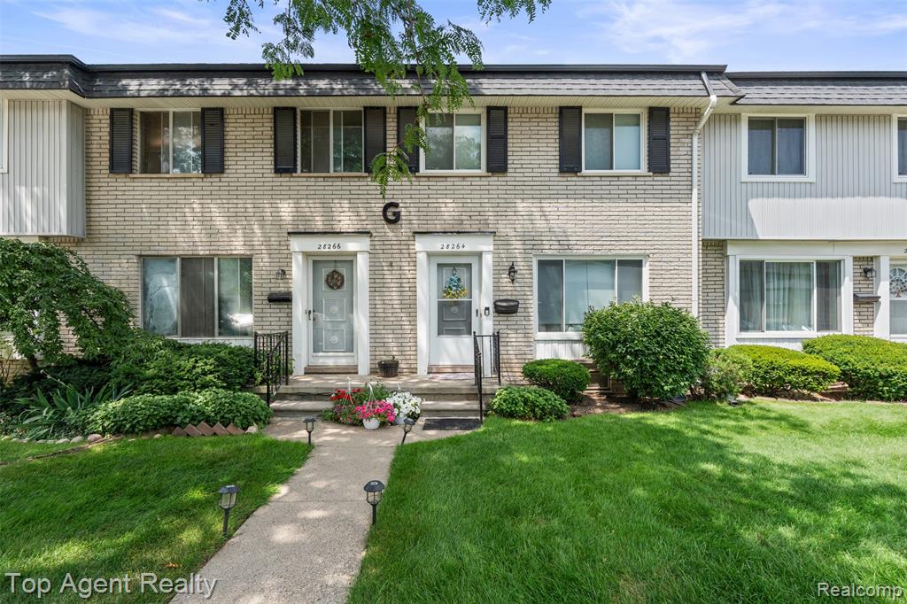 28264 Universal Drive, 82, Warren, MI 48092