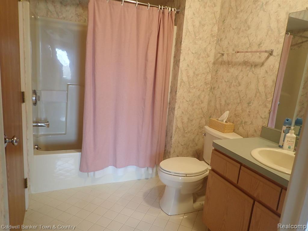 62330 Arlington Circle #3, 3, South Lyon, MI 48178 — Photo 12