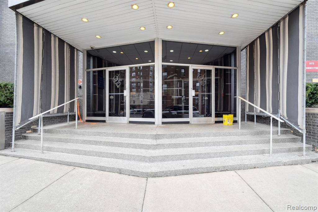 8200 E Jefferson, #1202, Detroit, MI 48214 — Photo 2