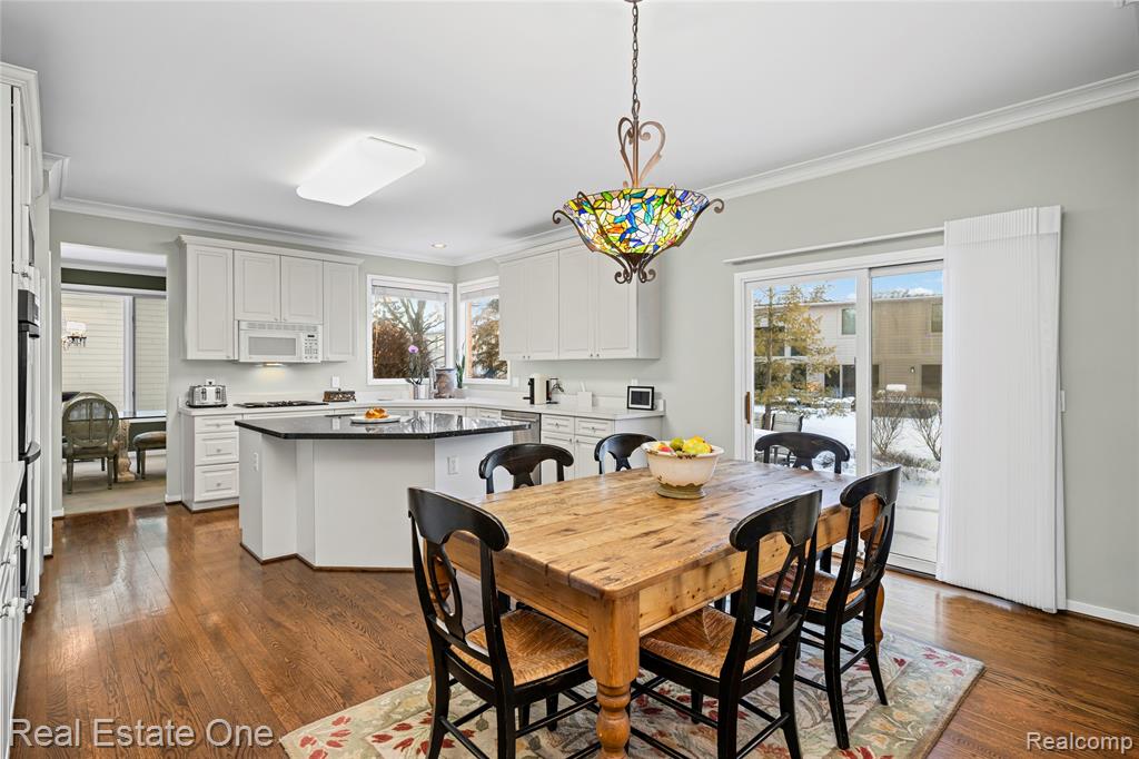 5087 Village Place Court, West Bloomfield, MI — Photo 10
