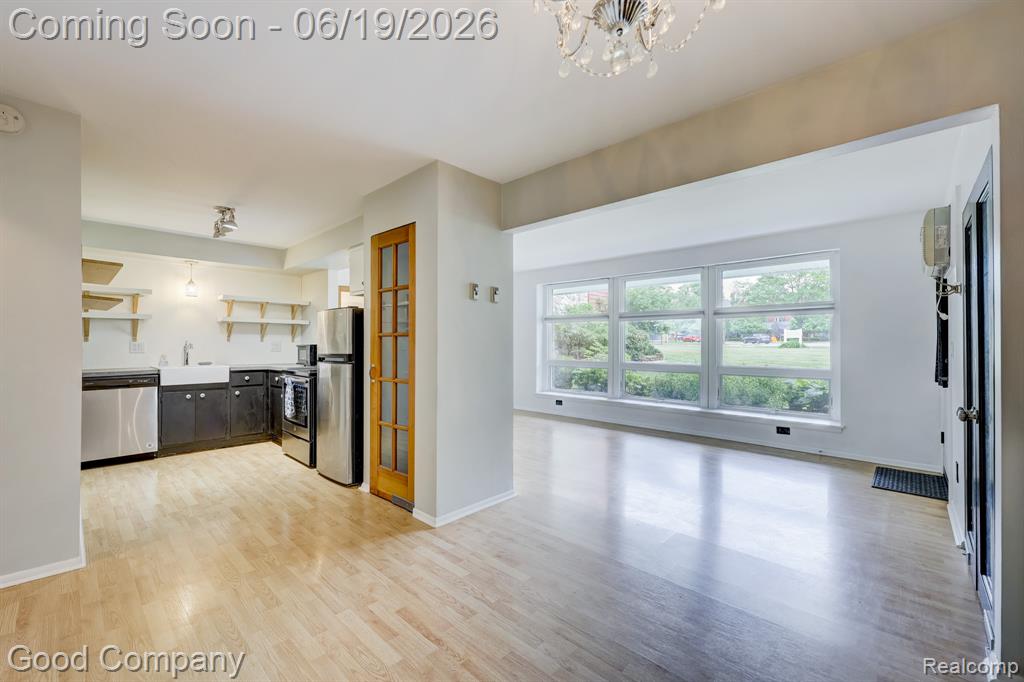 4345 Crooks Road, 4, Royal Oak, MI 48073 — Photo 11